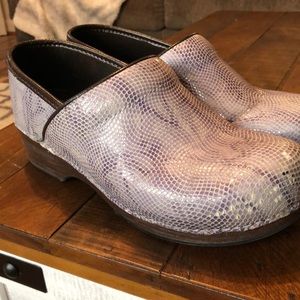 Dansko size 40